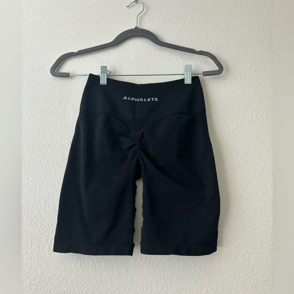Alphalete Amplify Black Shorts 7.5”, M